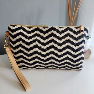 Black and White Woven Chevron Zippered Pouch Clutch. NWOT. Glam Indie Punk Twee